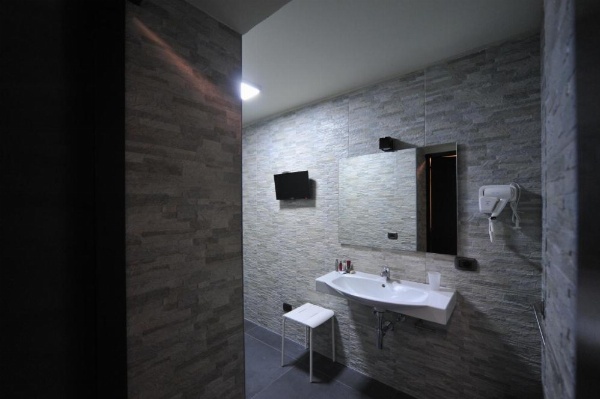 Gatto Bianco House image 30
